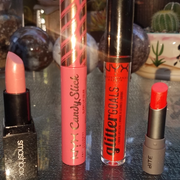 Lipstick Bundle - Picture 2 of 4